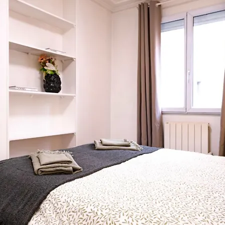 6 Guests Flat Champs Elysees 2 Bdr * פריז