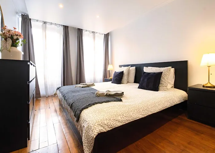 6 Guests Flat Champs Elysees 2 Bdr Париж