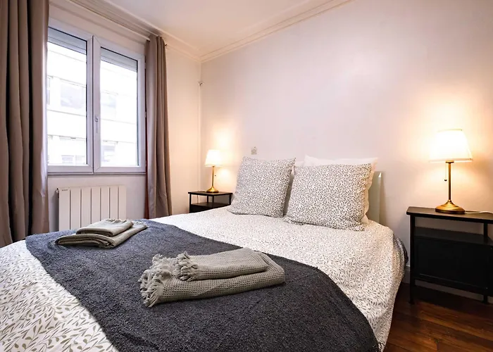 Lägenhet 6 Guests Flat Champs Elysees 2 Bdr