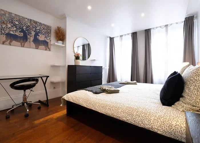 Lägenhet 6 Guests Flat Champs Elysees 2 Bdr *