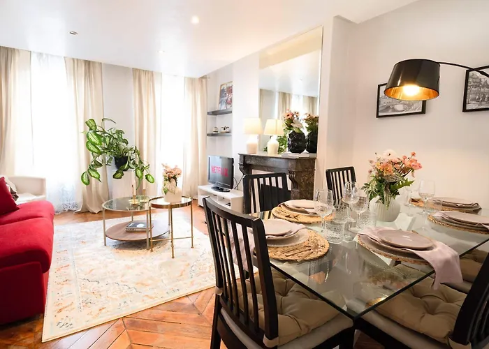 Apartamento 6 Guests Flat Champs Elysees 2 Bdr París